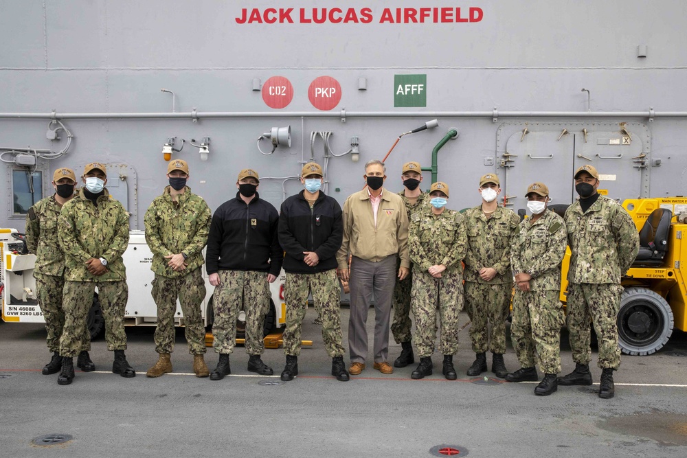 Under Secretary of the Navy visits USS Iwo Jima