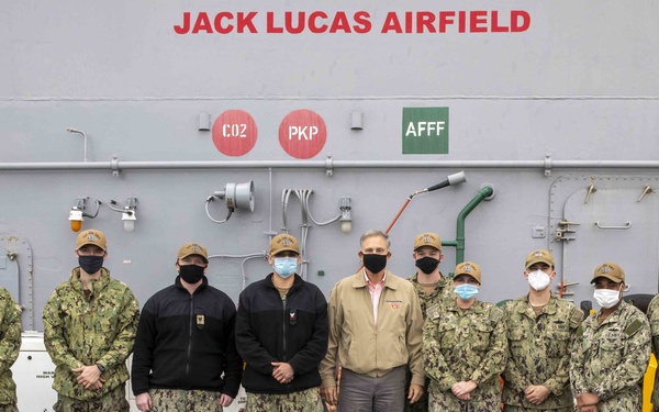 Under Secretary of the Navy visits USS Iwo Jima