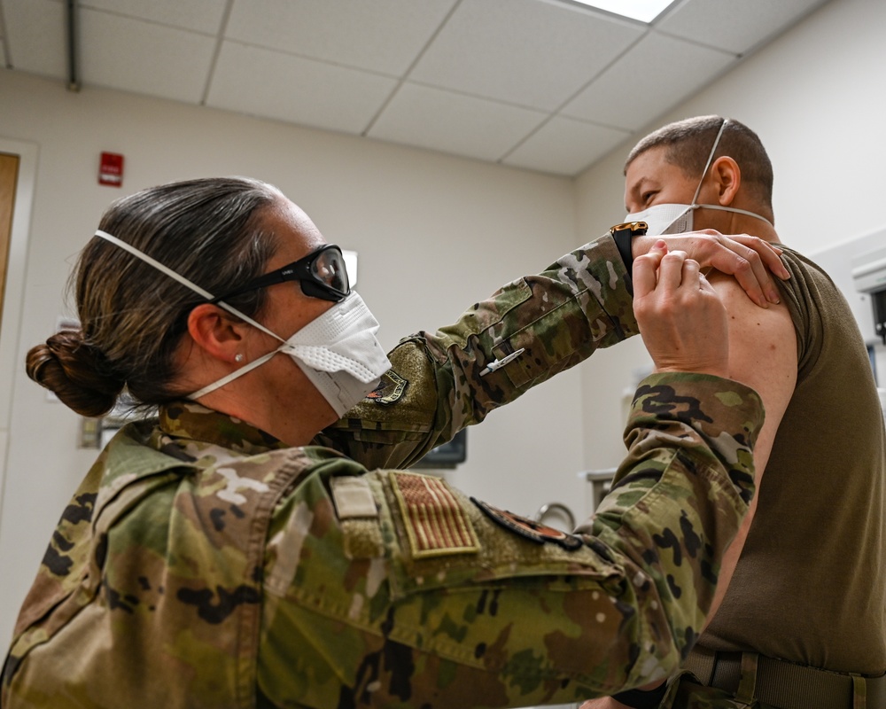 633 MDG Begins Administering COVID-19 Vaccination