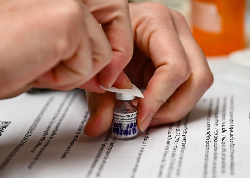 633 MDG Begins Administering COVID-19 Vaccination