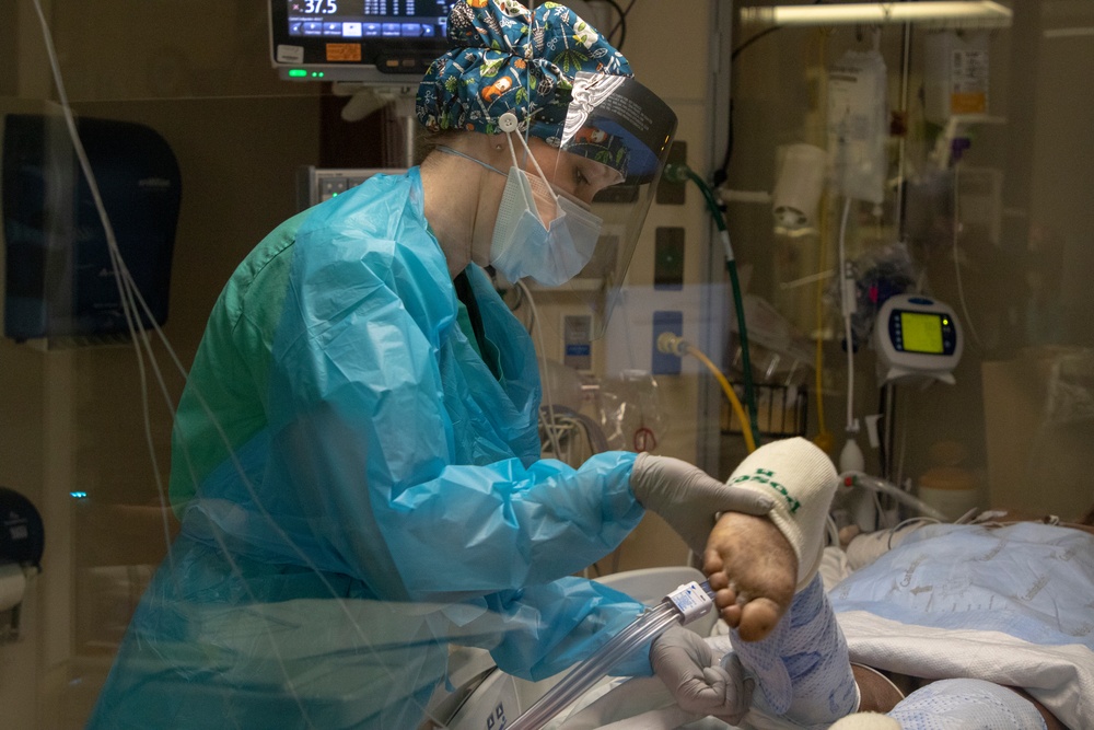 Air Force nurse works side-by-side with local California hospital