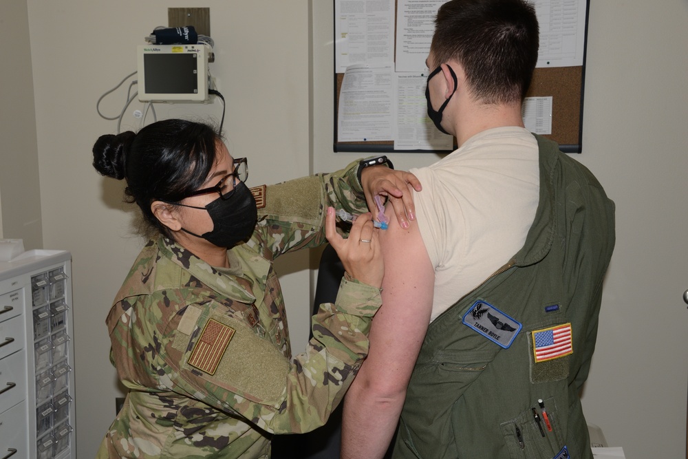 Iowa Guard Airmen receive COVID-19 vaccine