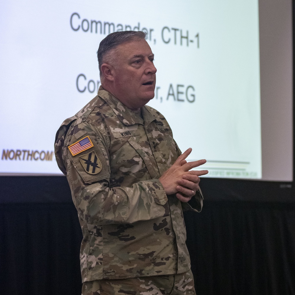 Maj. Gen. King gives JRSOI brief to incoming service members