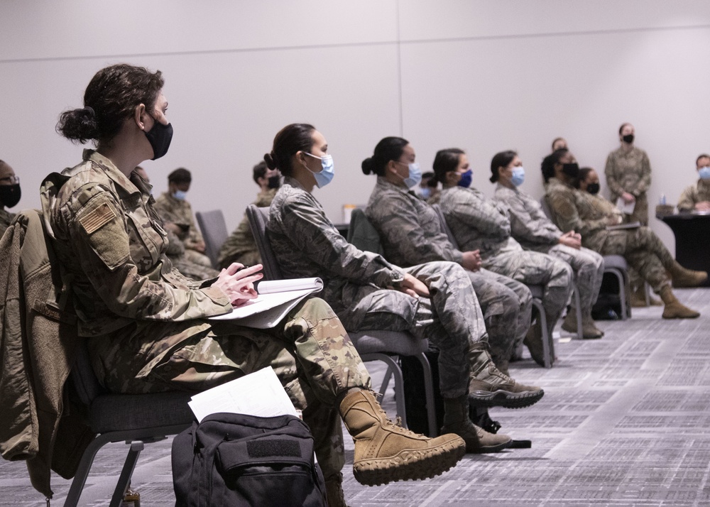 Maj. Gen. King gives JRSOI brief to incoming service members