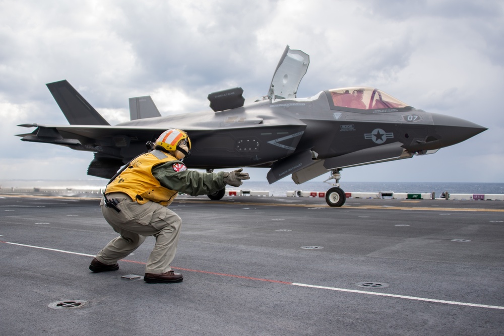 DVIDS - Images - F-35 and Daily Operations Onboard USS America (LHA 6 ...