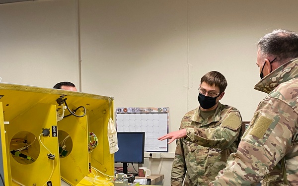 WANG commander visits 141st MXS Avionics