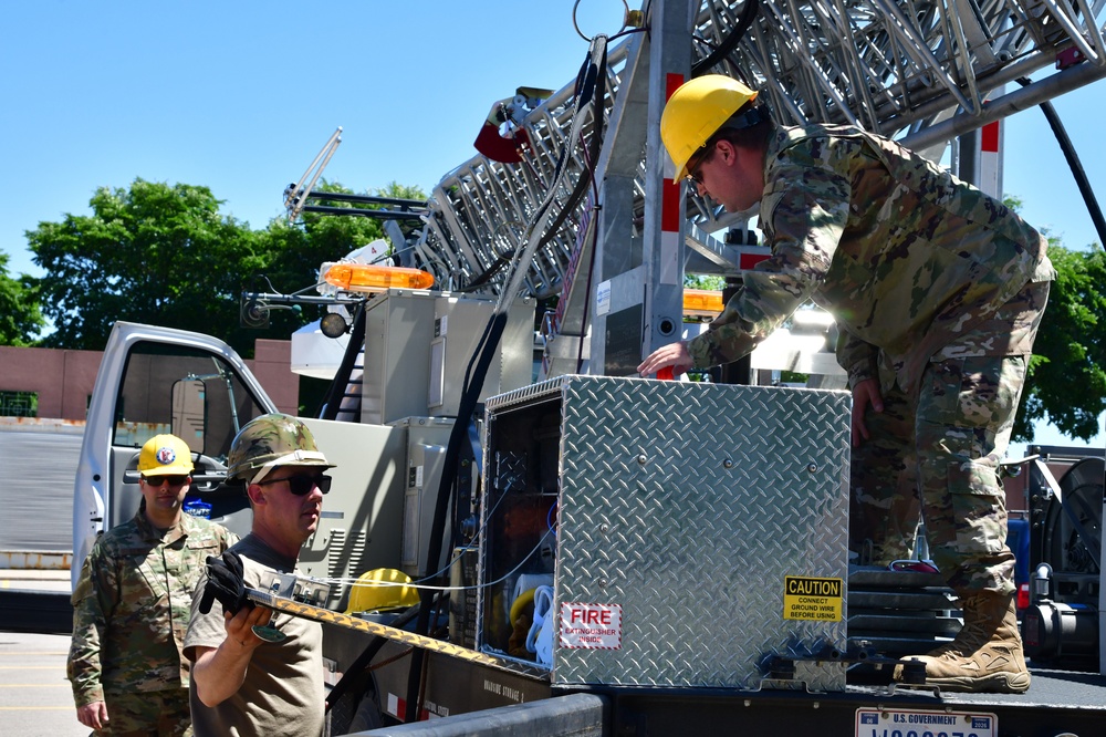 Airmen Prepare to Fully Extend Communications Tower