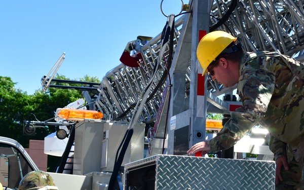 Airmen Prepare to Fully Extend Communications Tower