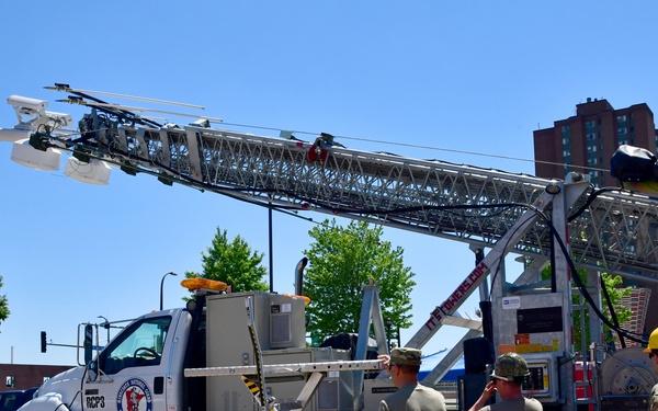 Airmen Extend Communications Tower