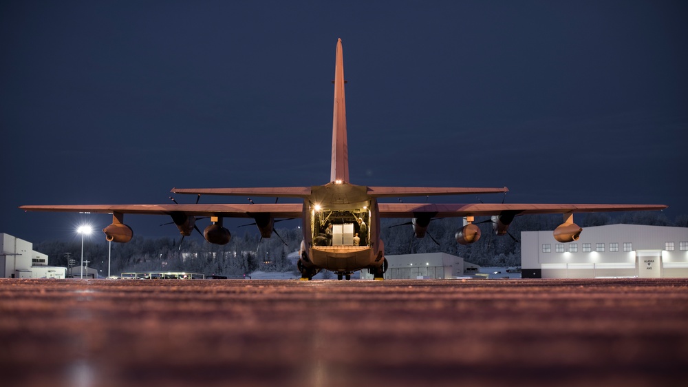 VMGR-152 Alaskan Winter: Toys for Tots