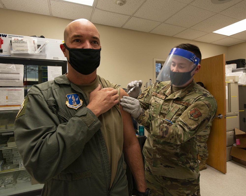 141st ARW commander gets COVID-19 vaccination