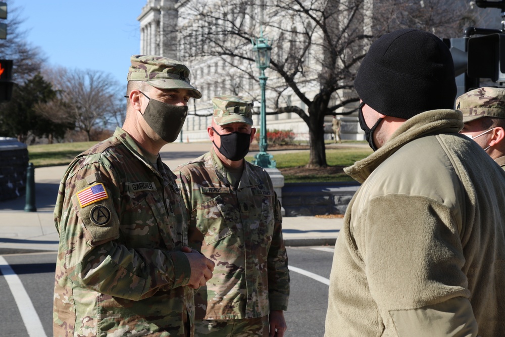 229th BEB Soldiers stand guard in DC, visit with senior leaders