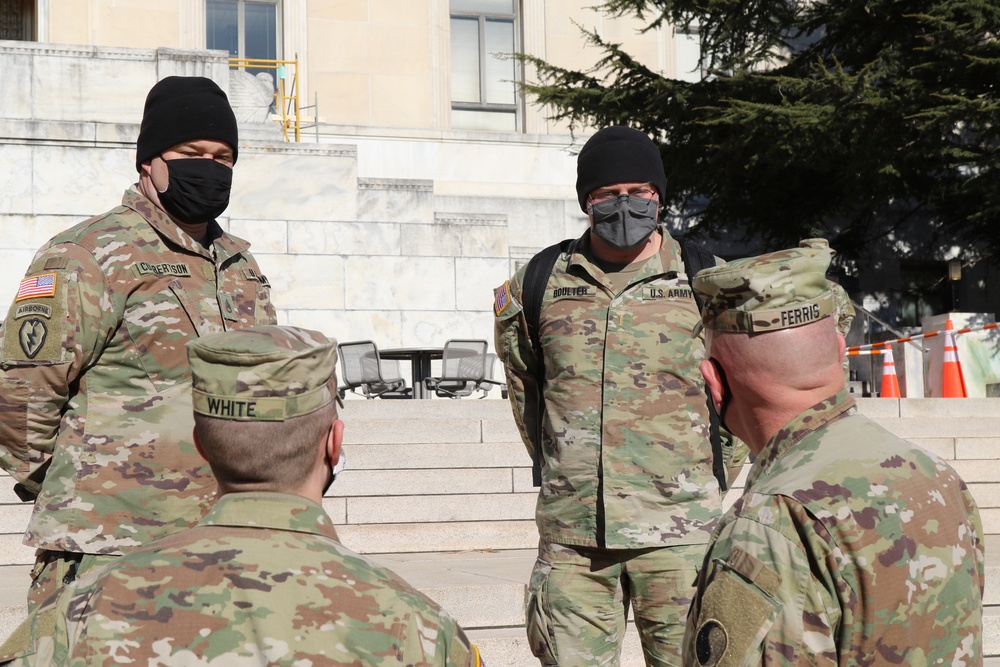 229th BEB Soldiers stand guard in DC, visit with senior leaders