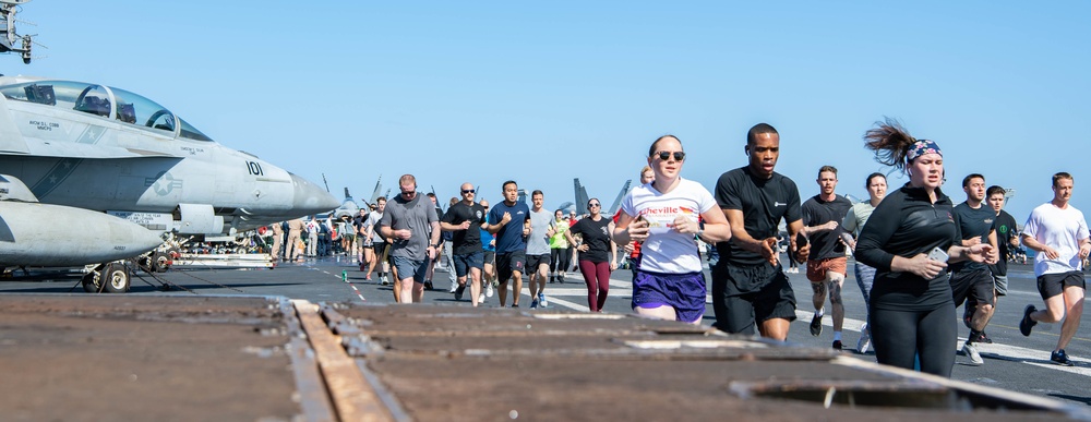 Sailors Participate in a 5K