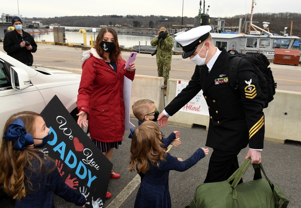 USS North Dakota Returns Home