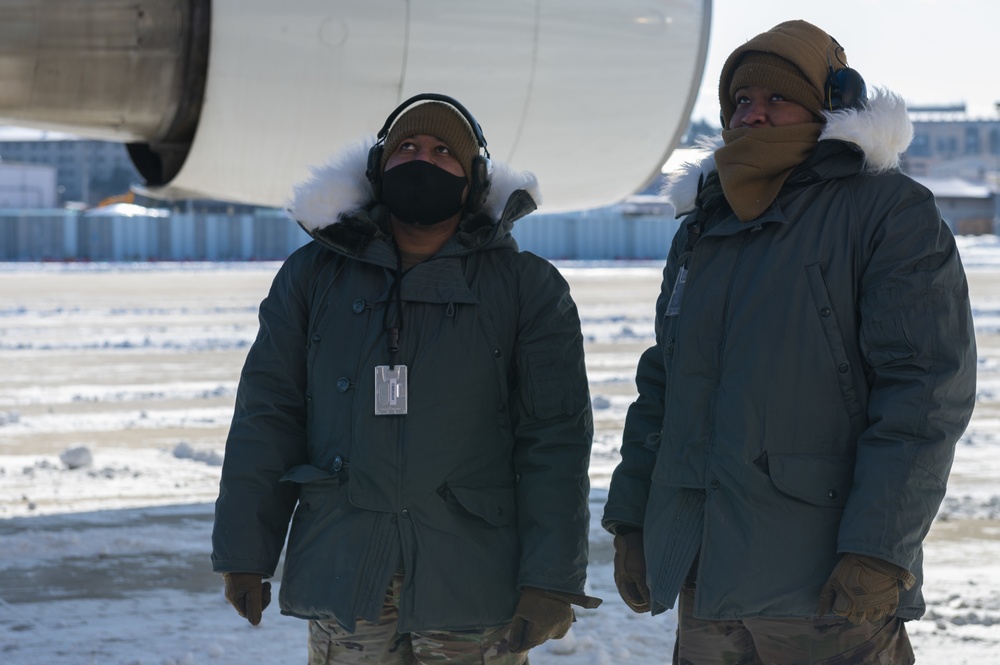 Team Osan braves frigid temps to keep base mission-ready