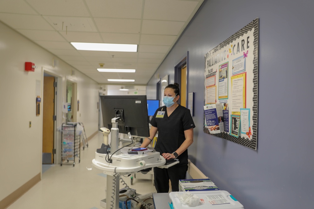 Army nurses serve in California hospital