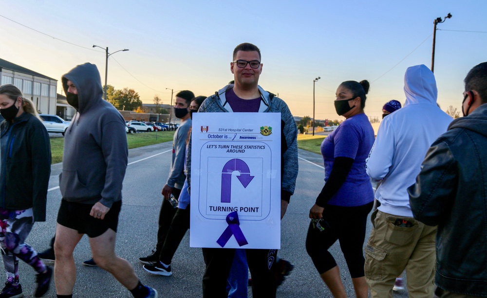 Soldiers, Families walk to raise domestic violence awareness