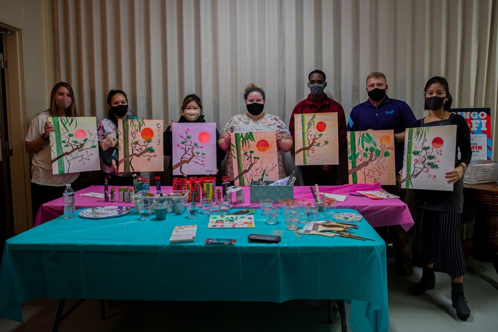 SMP hosts a paint and pizza event