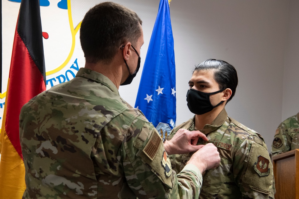 Spangdahlem Airman receives ARC lifesaving award, Commendation Medal for actions