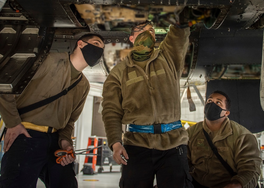 PHASE Crew Chiefs Perform F-15E Strike Eagle Inspections