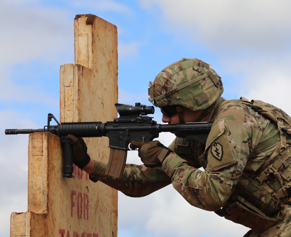 25th Combat Aviation Brigade Soldiers conduct Combat Focused Marksmanship Qualification