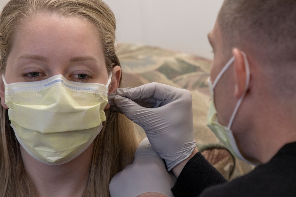 Service members relieve stress with battlefield acupuncture