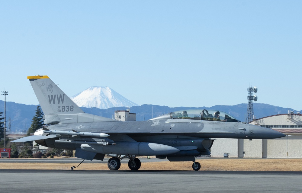 Newly installed aircraft arresting system maintains Yokota’s readiness