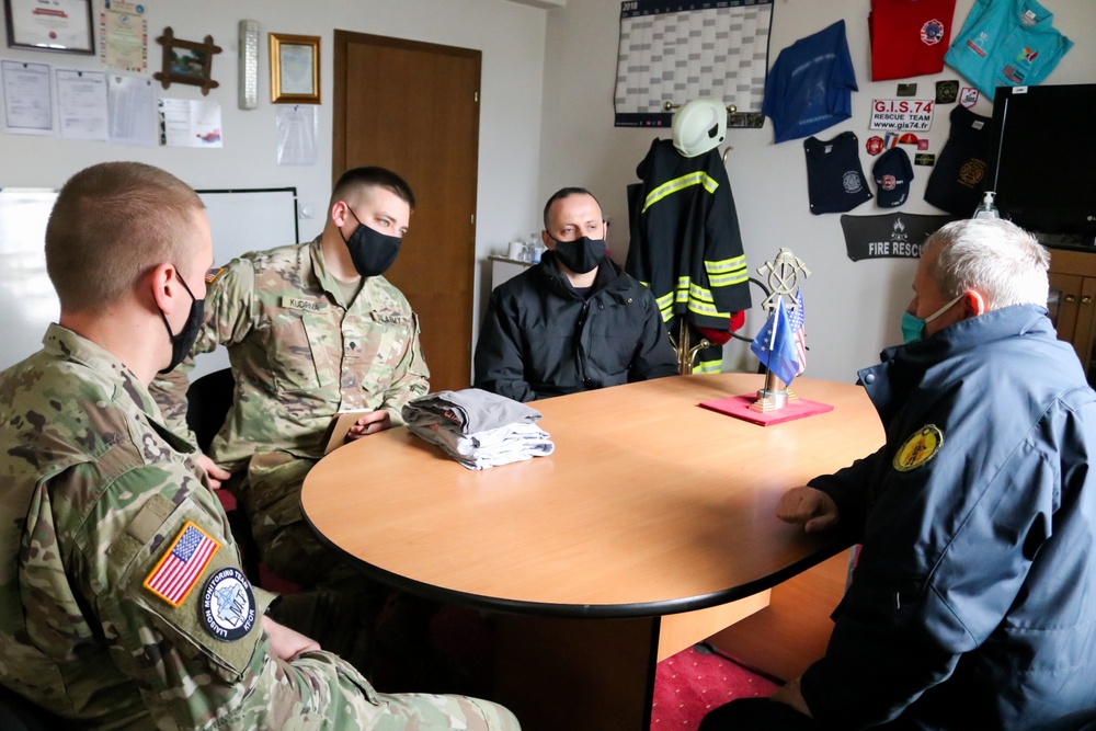 KFOR Soldiers meet with local fire department