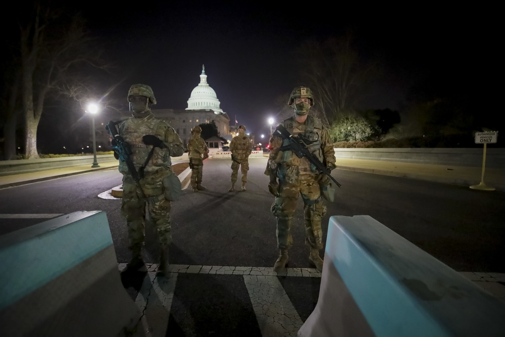 National Guard Soldiers and Airmen support local and federal officers in Washington