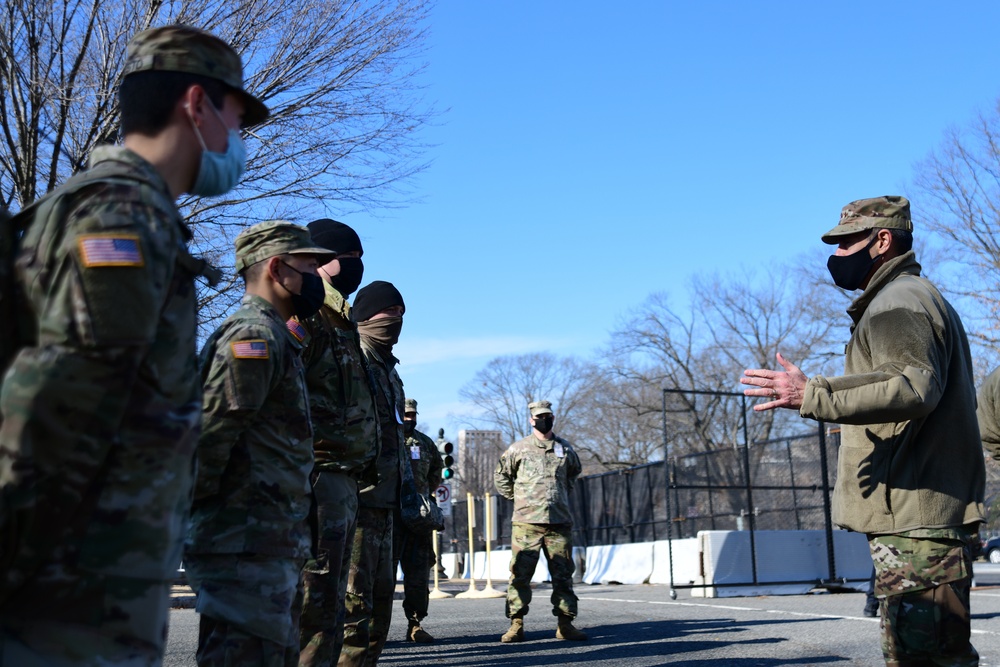 Vice Chief of NGB Visits Guardsmen in Washington, D.C.