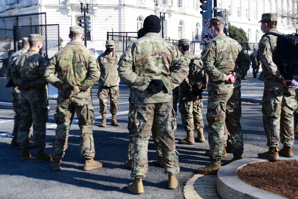 Vice Chief of NGB Visits Guardsmen in Washington, D.C.