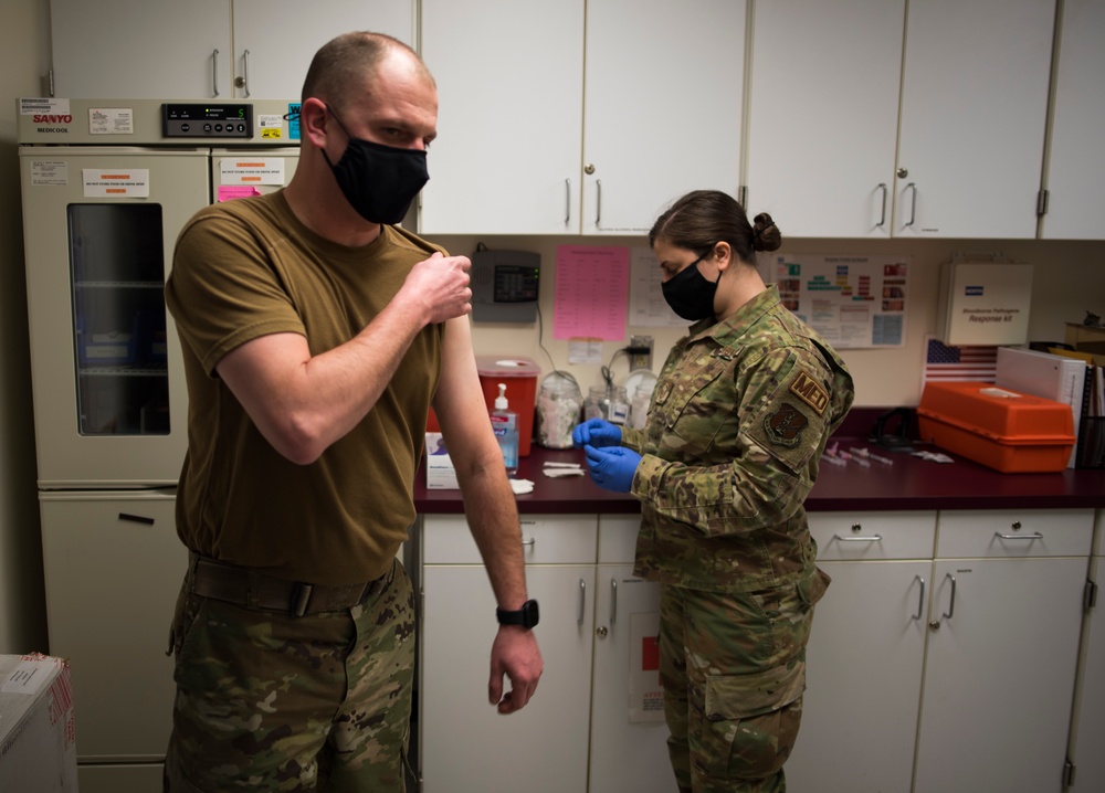 179th Airlift Wing Medical Group Administers COVID-19 Vaccinations