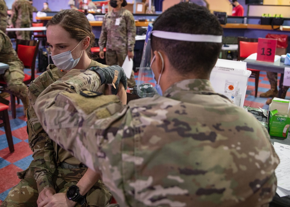 82nd Airborne Division Paratroopers receive COVID-19 vaccine