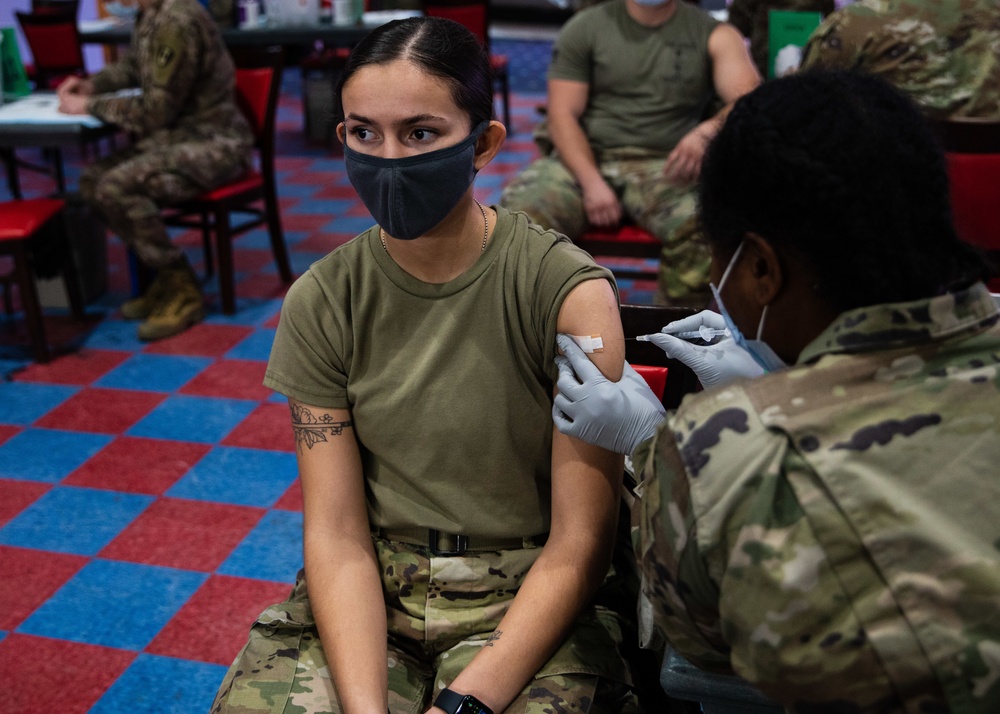 82nd Airborne Division Paratroopers receive COVID-19 vaccine