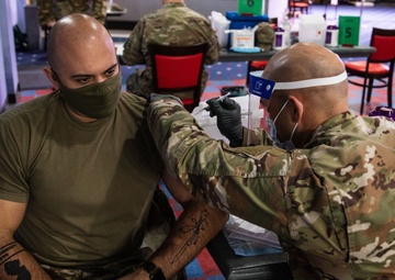 82nd Airborne Division Paratroopers receive COVID-19 vaccine