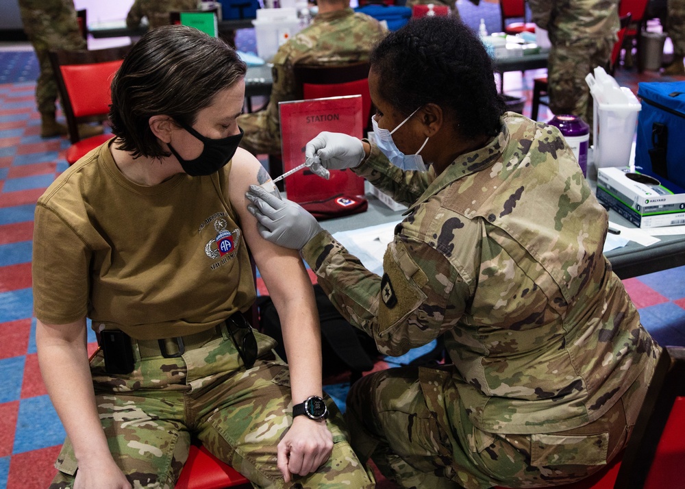 82nd Airborne Division Paratroopers receive COVID-19 vaccine
