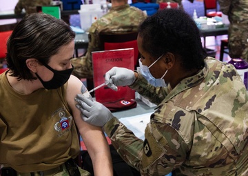 82nd Airborne Division Paratroopers receive COVID-19 vaccine