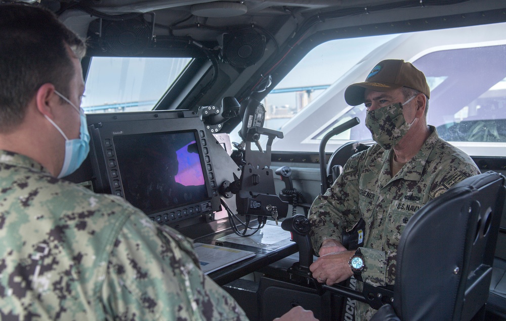 Commander, Naval Surface Forces, U.S. Pacific Fleet Visits Naval Special Warfare