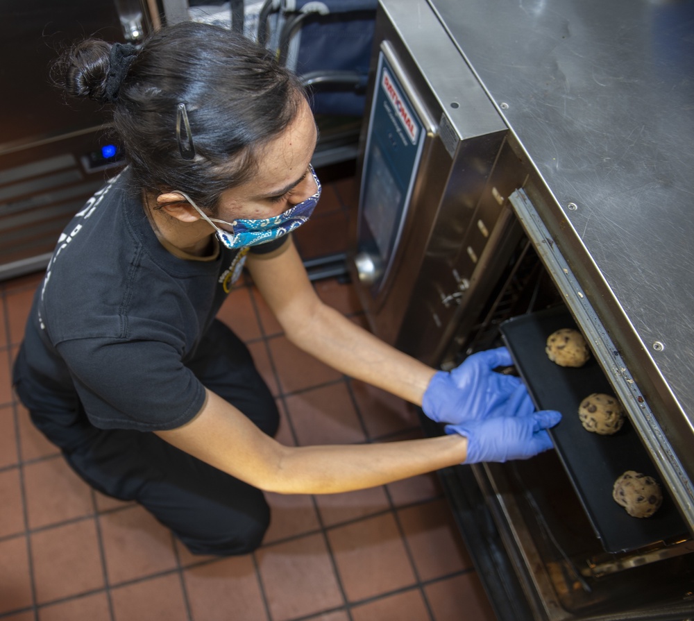 Nimitz Sailor Prepares Cookies