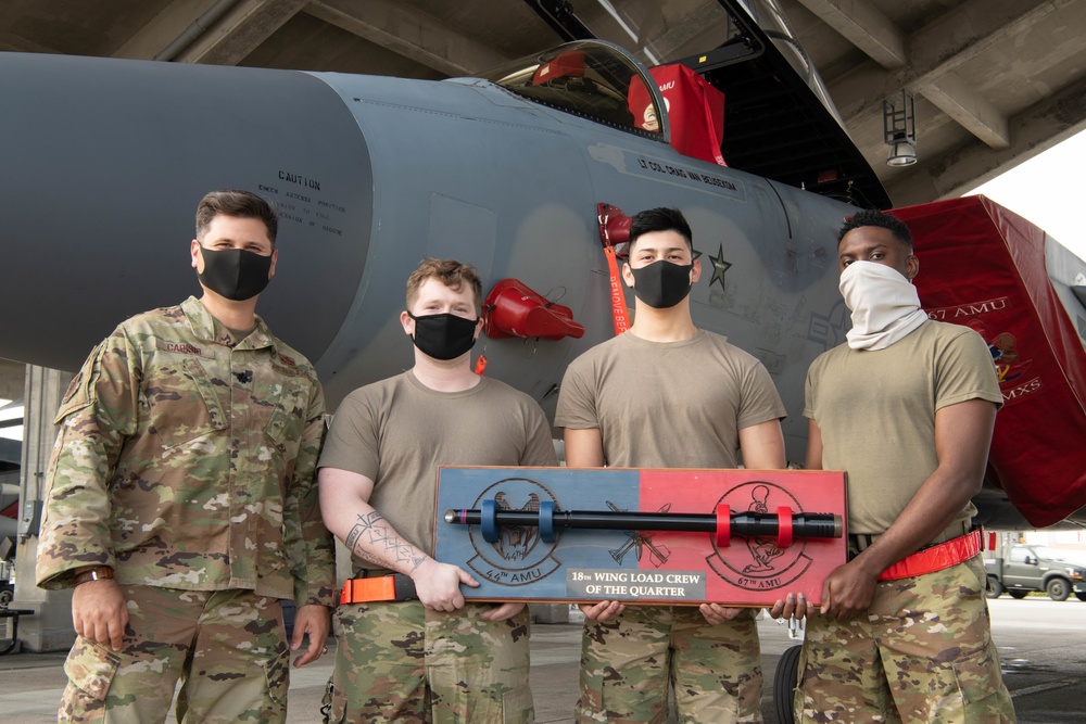 Kadena's AMUs complete the weapons load competition