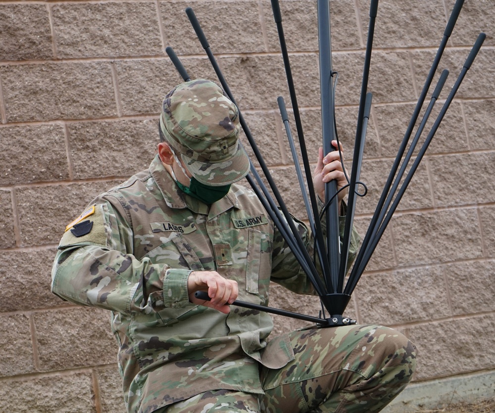 Pa. National Guard signal Soldiers train with BlueSky Mast antenna system