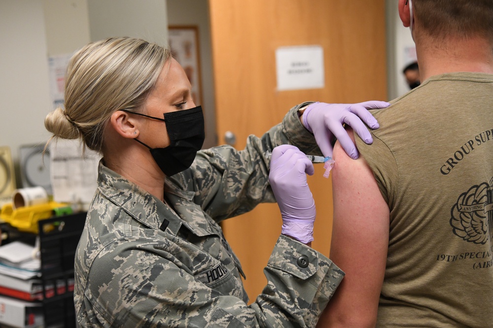 Utah National Guard Members Receives COVID-19 Vaccinations