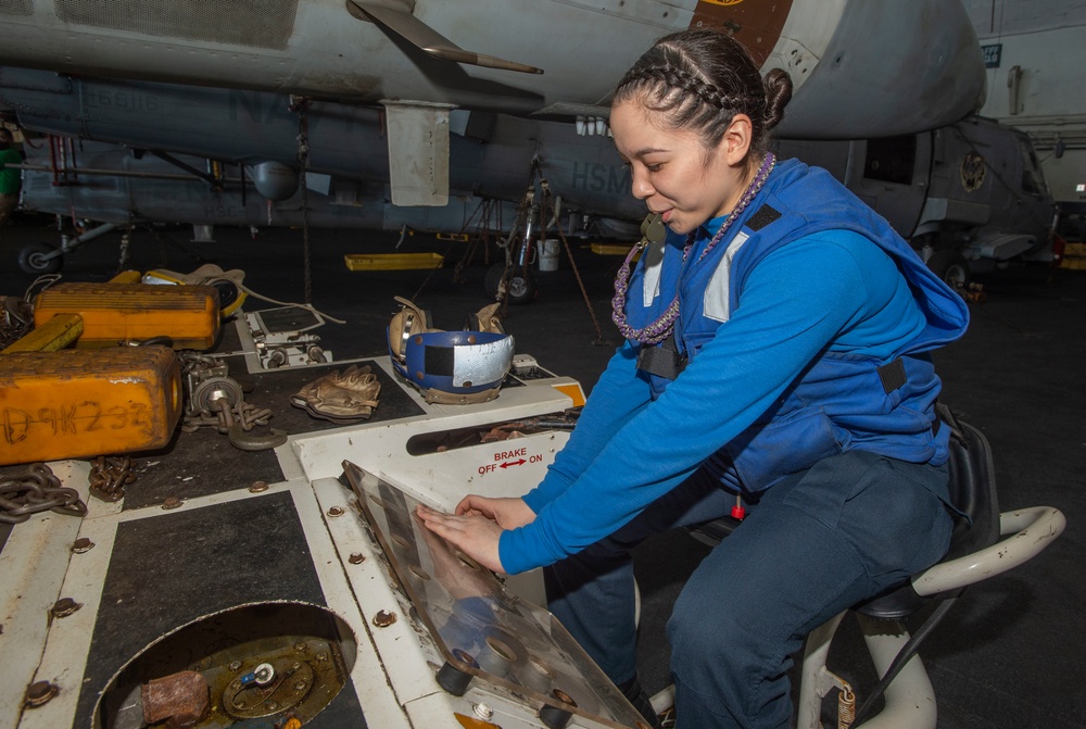 Sailor Perform Maintenance