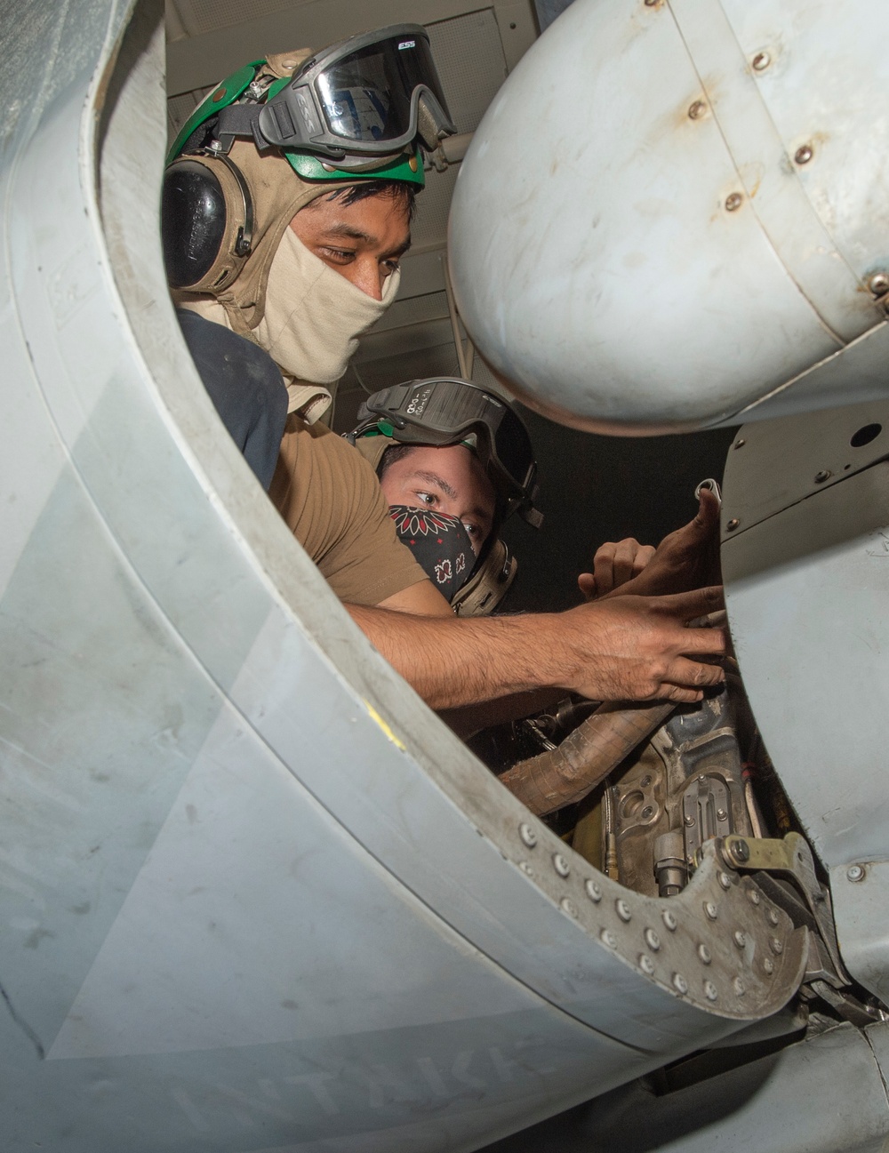 Sailors Perform Maintenance