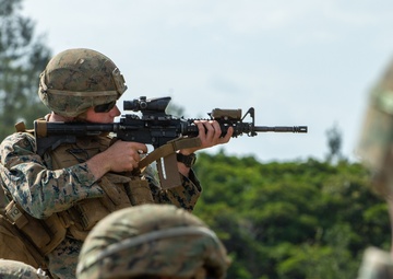 Fight Now: Marines contend in rifle squad competition
