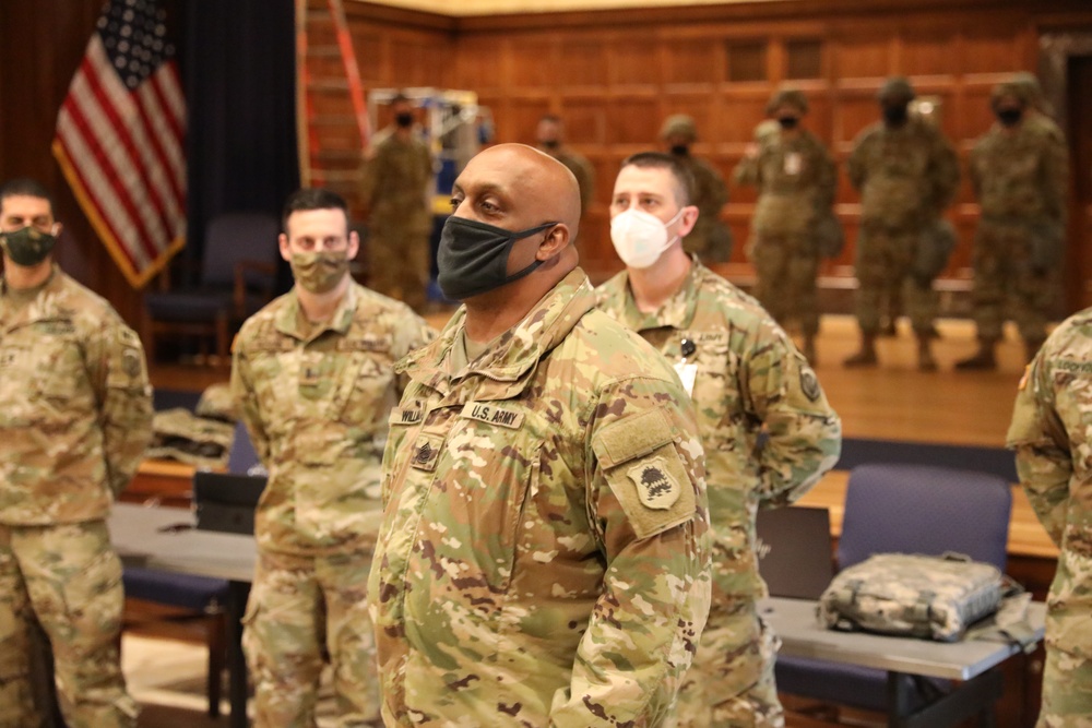 Command Sgt. Maj. Williams speaks with members of New Jersey National Guard.