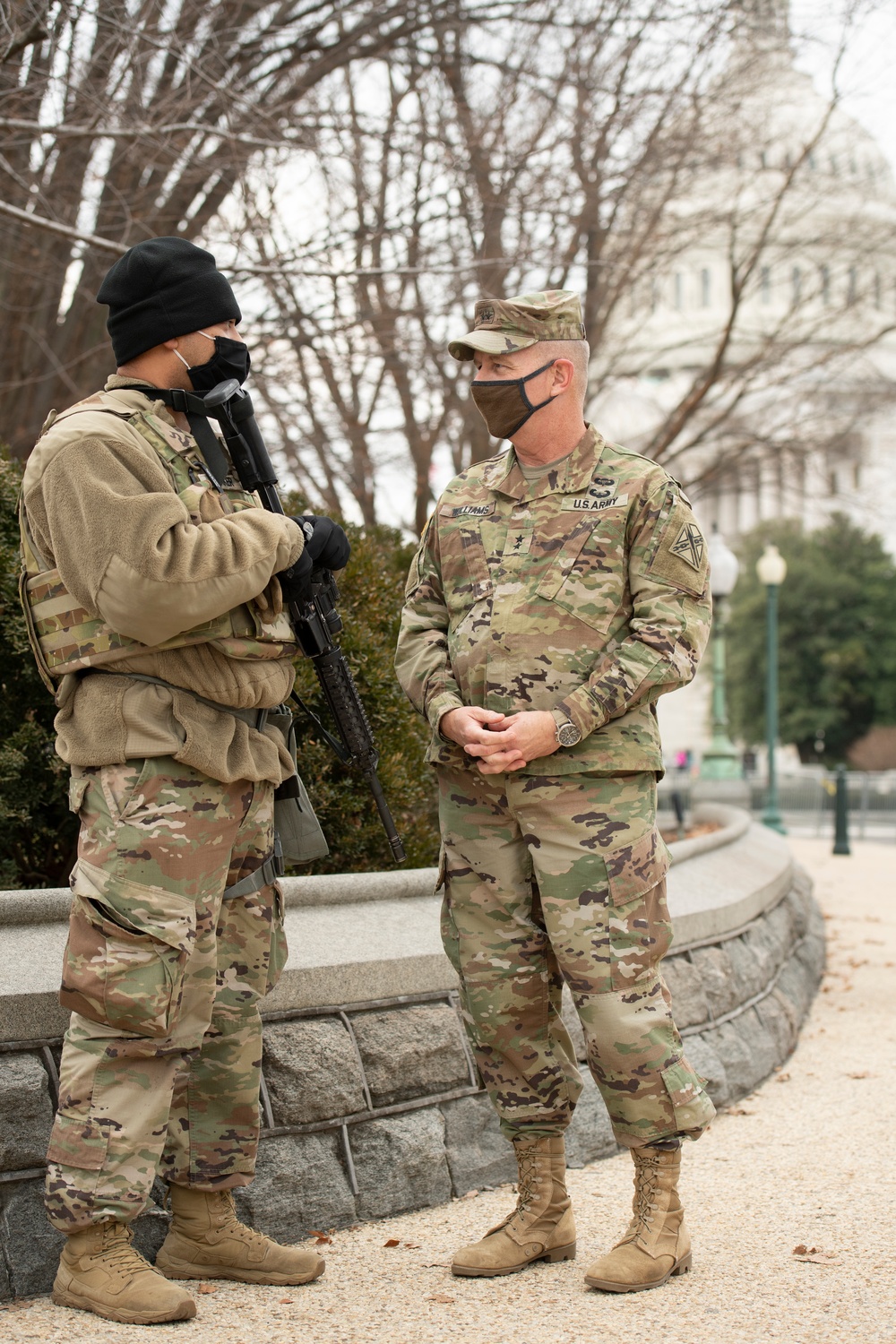 Va. Guard senior leaders visit troops in D.C.