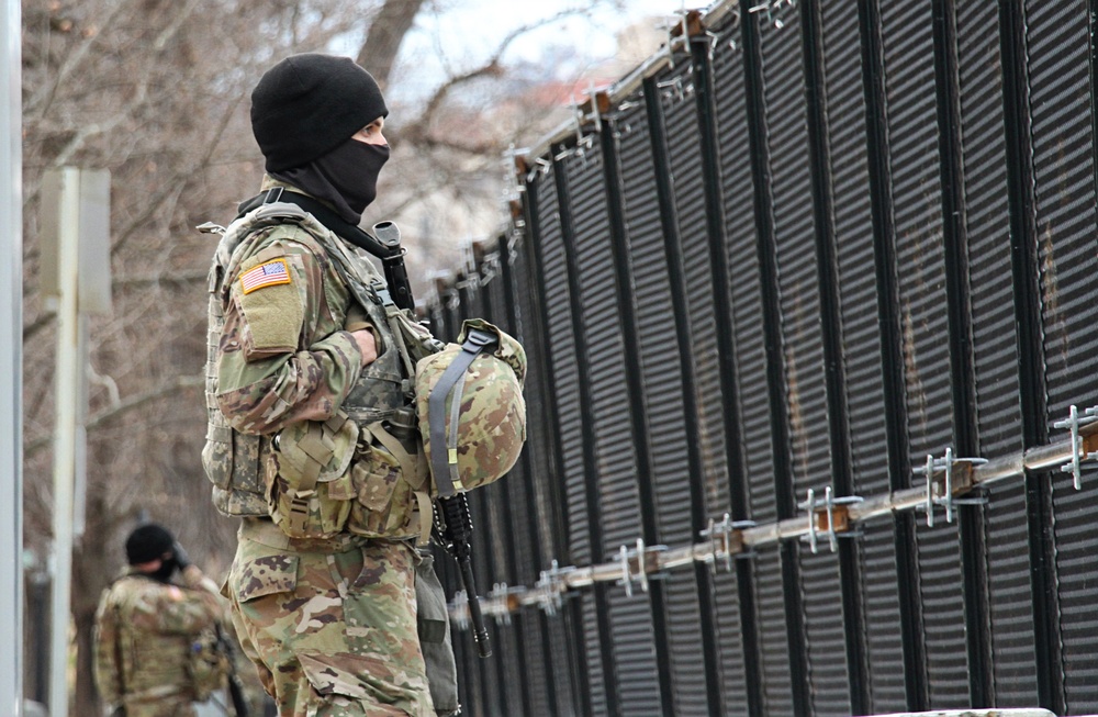 1-116th Soldier stands guard in Washington, D.C.