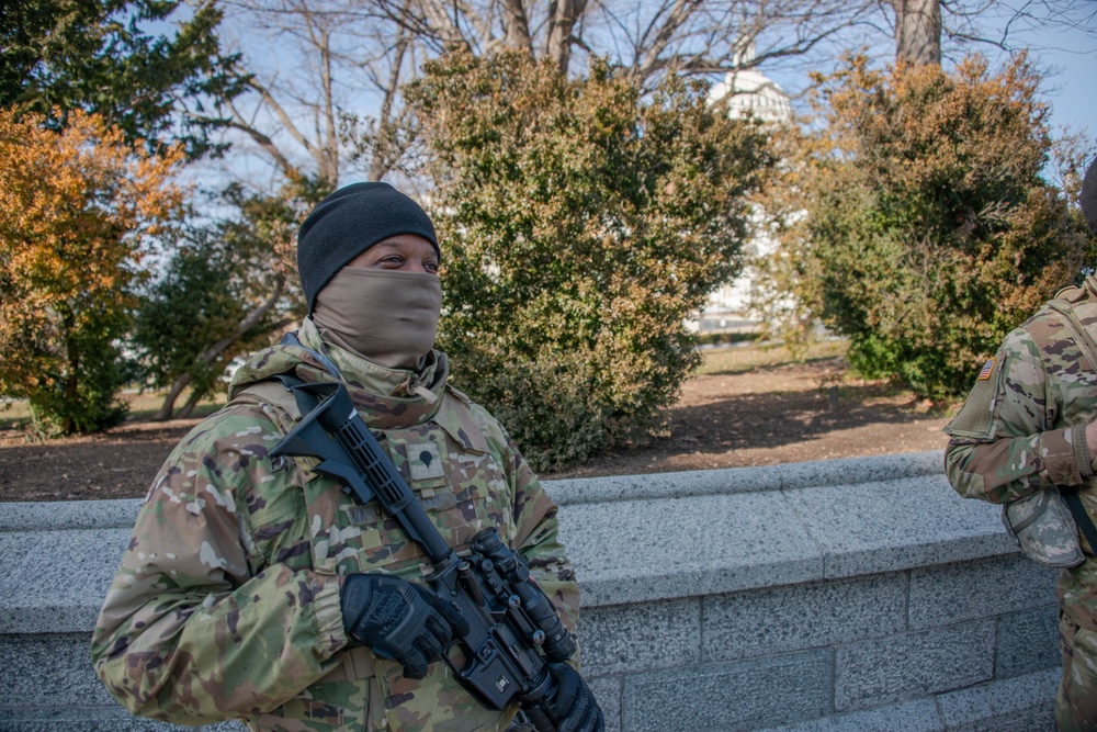 429th BSB Soldiers stand guard in Washington, D.C.